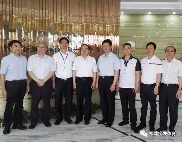 創新！一(yī)條智能(néng)生(shēng)産線，用(yòng)工(gōng)人(rén)數(shù)減少(shǎo)3/4。周濟調研豐澤智能(néng)制(zhì)造企業(yè)